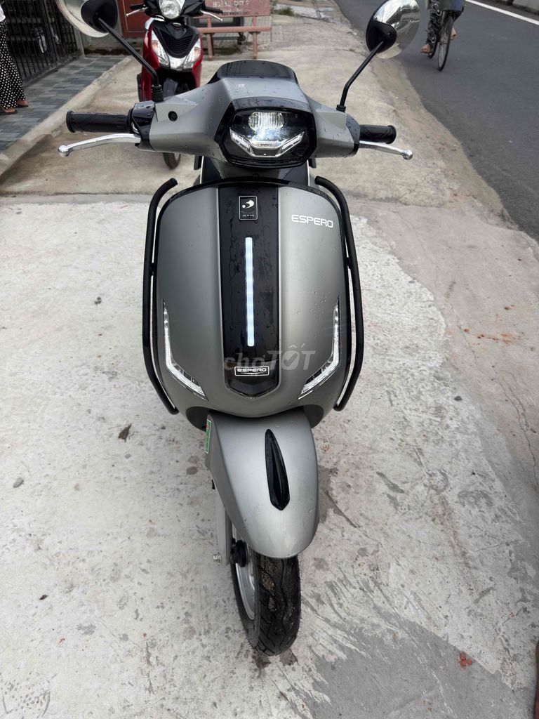 Vespa 50 cc 2025 мало пробег документы на владельца