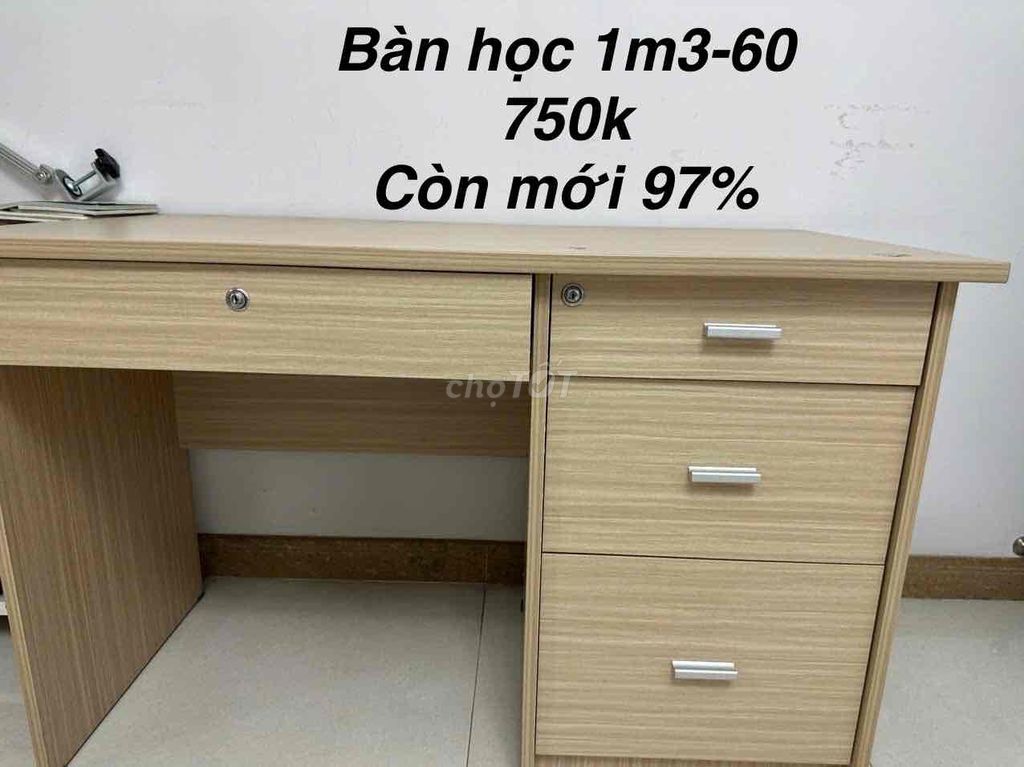 Bàn học Gỗ Vàng nhạt 1m3-60 Mới 97%. Mua bán Bàn ghế tại Quận 3 Tp Hồ Chí Minh được đăng bởi nhàn hình 1