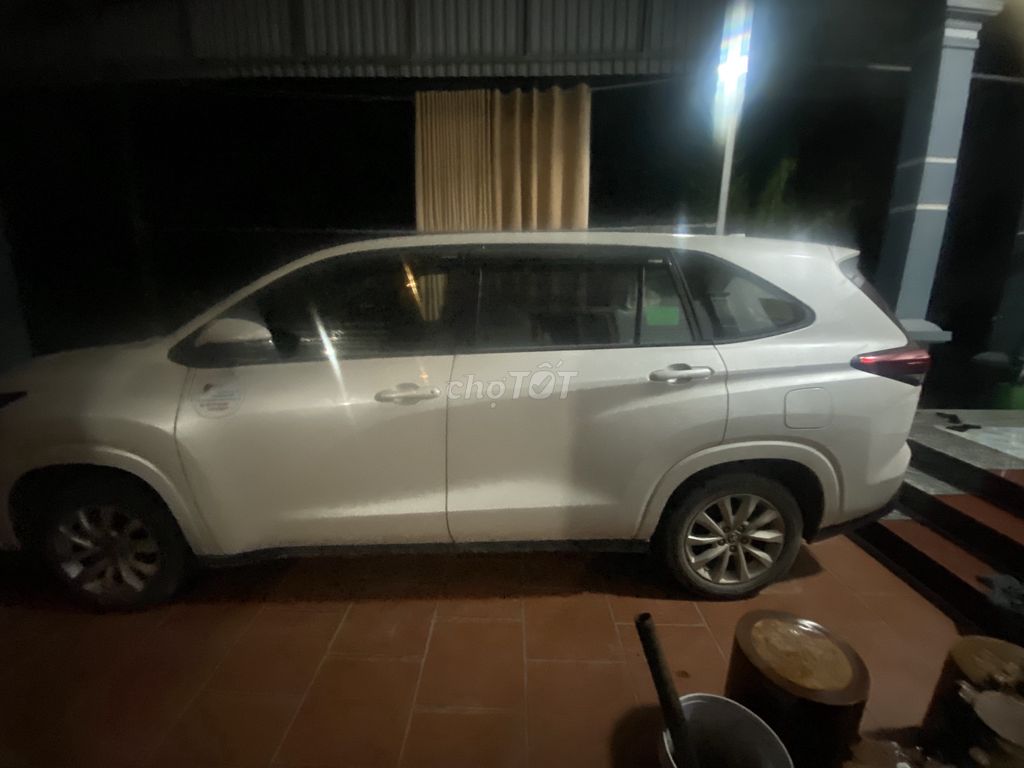 Toyota Innova Cross 2024 бензин 56000 км Белый