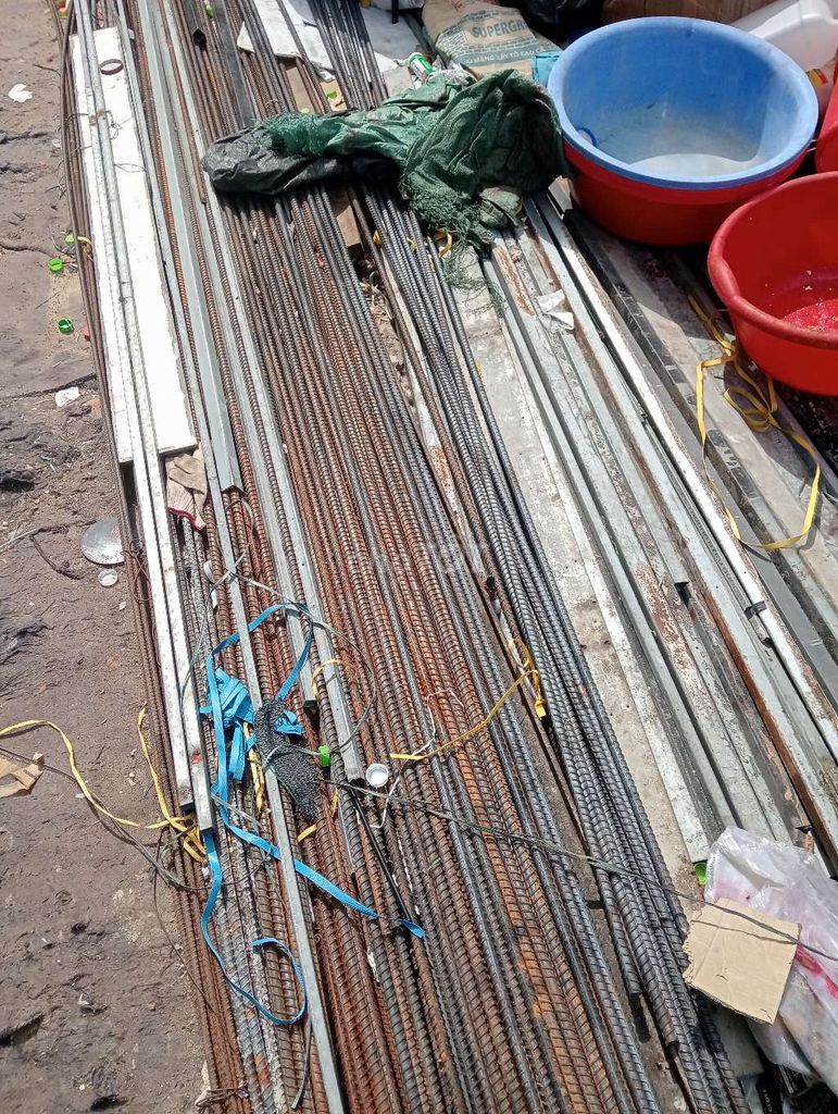 Sắt thép xây dựng Phi 16 dài 4-6m. Mua bán Nội thất, đồ gia dụng khác tại Quận Sơn Trà Đà Nẵng được đăng bởi Tuấn Việt hình 1