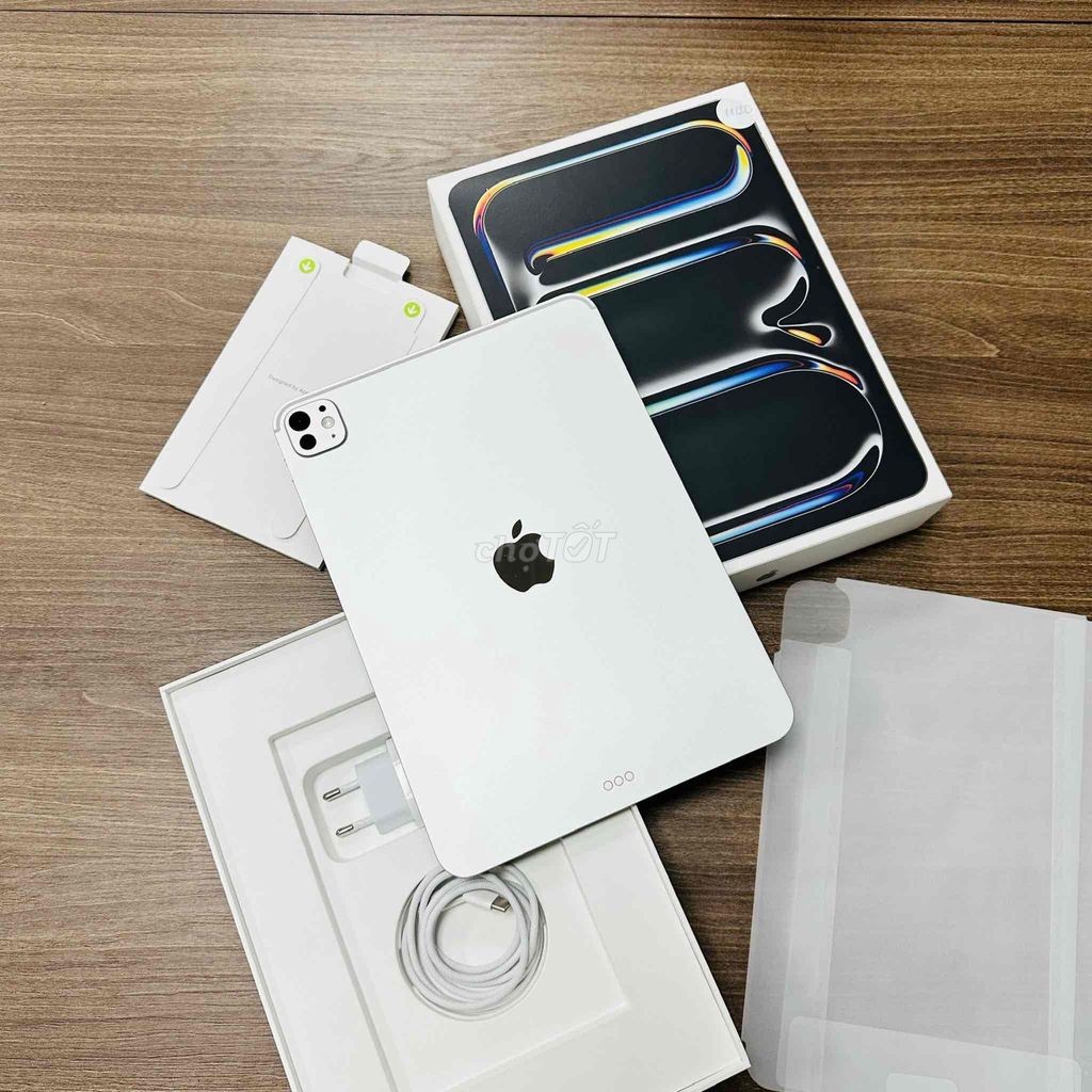 ipad pro 11 inch M5 256GB Wifi Silver Fullbox VN. Mua bán Máy tính bảng tại Quận Cầu Giấy Hà Nội được đăng bởi TT Store hình 1