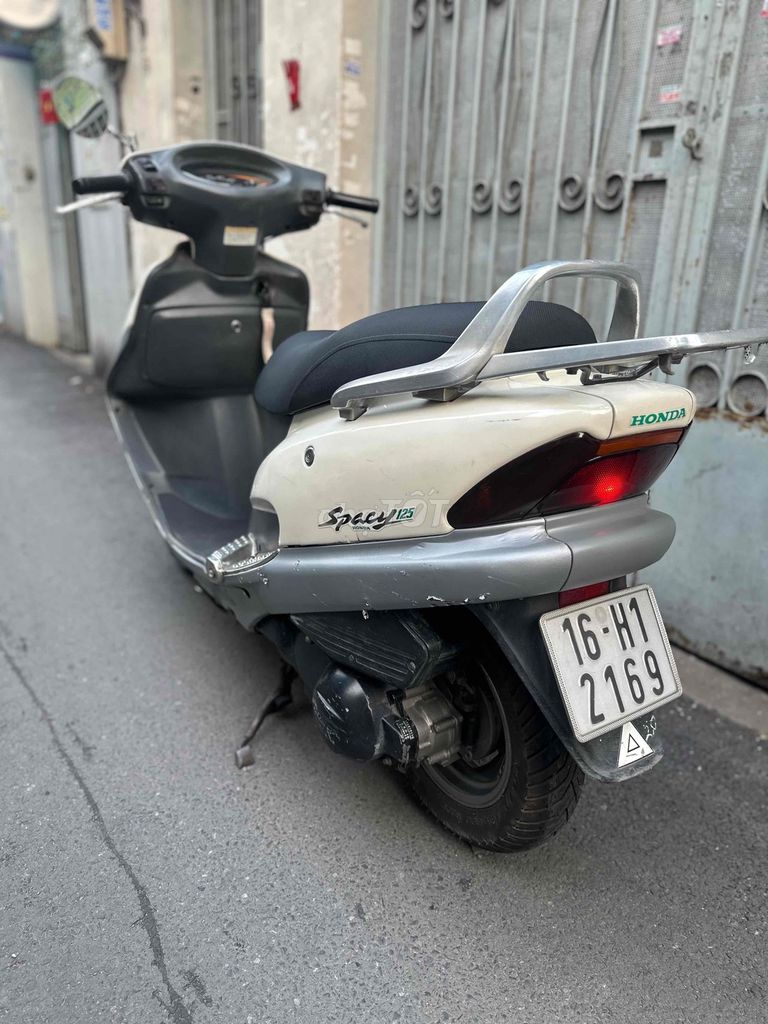 Spacy 125 2001 máy êm ru áo liền đẹp giấy tờ đầyđủ. Mua bán Xe máy tại Quận Gò Vấp Tp Hồ Chí Minh được đăng bởi Quang Duy hình 6