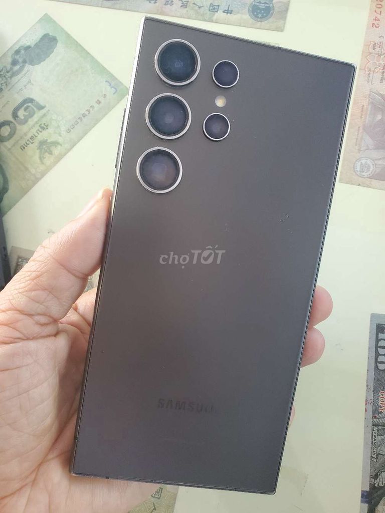 Samsung S24 Ultra 512G SSVN Đen. Mua bán Điện thoại tại Thành phố Buôn Ma Thuột Đắk Lắk được đăng bởi Lê Nguyễn SmartPhones hình 1