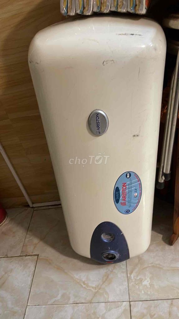 Bình nóng lạnh Ariston 50 lít Trắng. Mua bán Thiết bị vệ sinh, nhà tắm tại Quận Thanh Xuân Hà Nội được đăng bởi Việt Trần hình 1