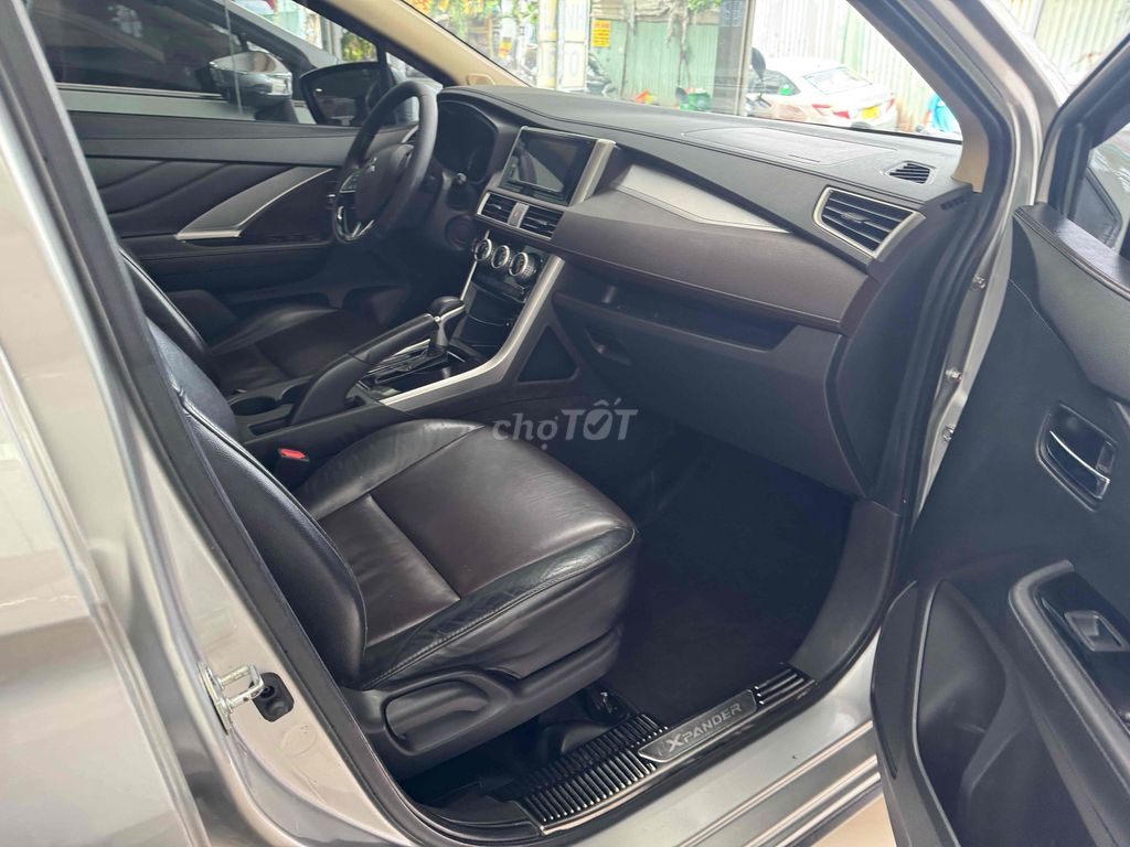 Mitsubishi Xpander Cross 2021 AT - 86000 km. Mua bán Ô tô tại Quận 12 Tp Hồ Chí Minh được đăng bởi Salon Ô tô Hoàng Minh Phát hình 12