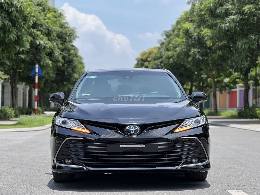 Toyota Camry 2022 2.0 Q - 20000 km