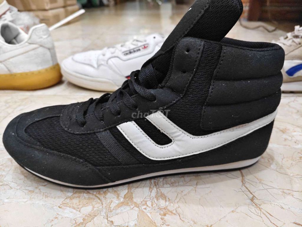 Giày thể thao nam Đen size 44.5 Da tổng hợp. Mua bán Giày dép tại Huyện Đan Phượng Hà Nội được đăng bởi John Phạm Chuyên Giày 2hand hình 1