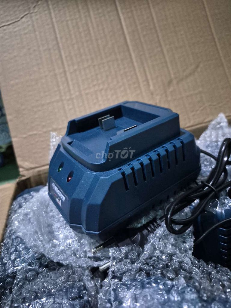 Sạc pin BOSSUN Xanh đậm Sạc nhanh. Mua bán Linh kiện (RAM, Card...) tại Quận 12 Tp Hồ Chí Minh được đăng bởi Bé Thư hình 1