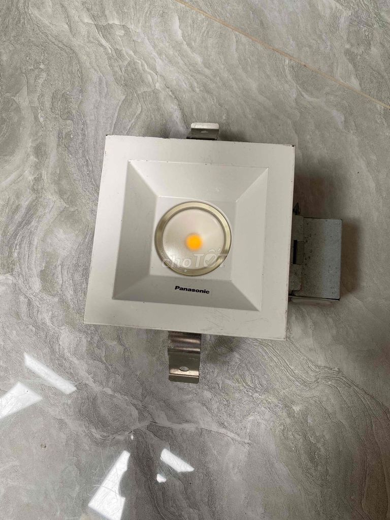 Đèn LED âm trần Panasonic HH-LD40507K19. Mua bán Đèn tại Thành phố Thủ Đức Tp Hồ Chí Minh được đăng bởi Sky Một hình 1