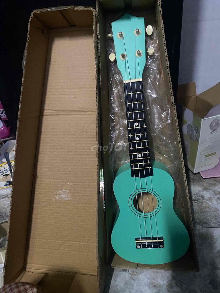 Đàn Ukulele Xanh ngọc 90%. Mua bán Nhạc cụ tại Quận Bình Tân Tp Hồ Chí Minh được đăng bởi Ái My hình 1