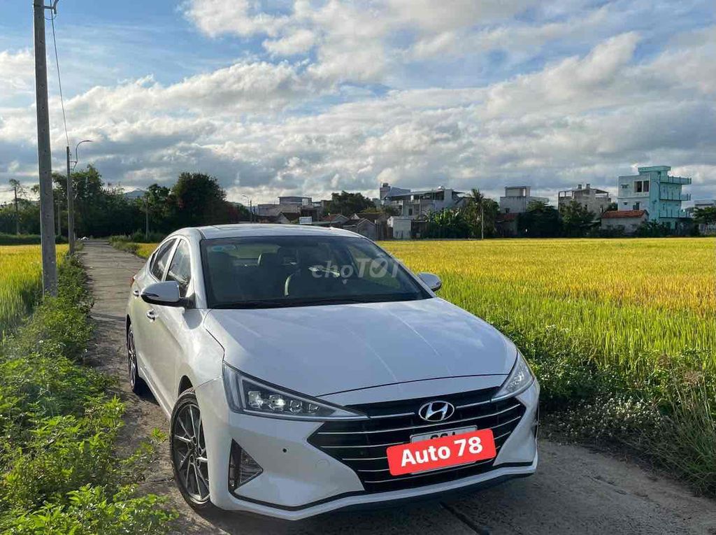 Hyundai Elantra 2020 2.0 AT - 72000 km. Mua bán Ô tô tại Thành phố Tuy Hòa Phú Yên được đăng bởi Công Vũ hình 2
