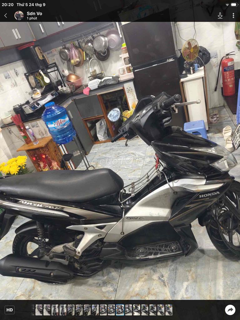 Honda Air Blade đời 2010 Fi Đen cho ae chạy grap