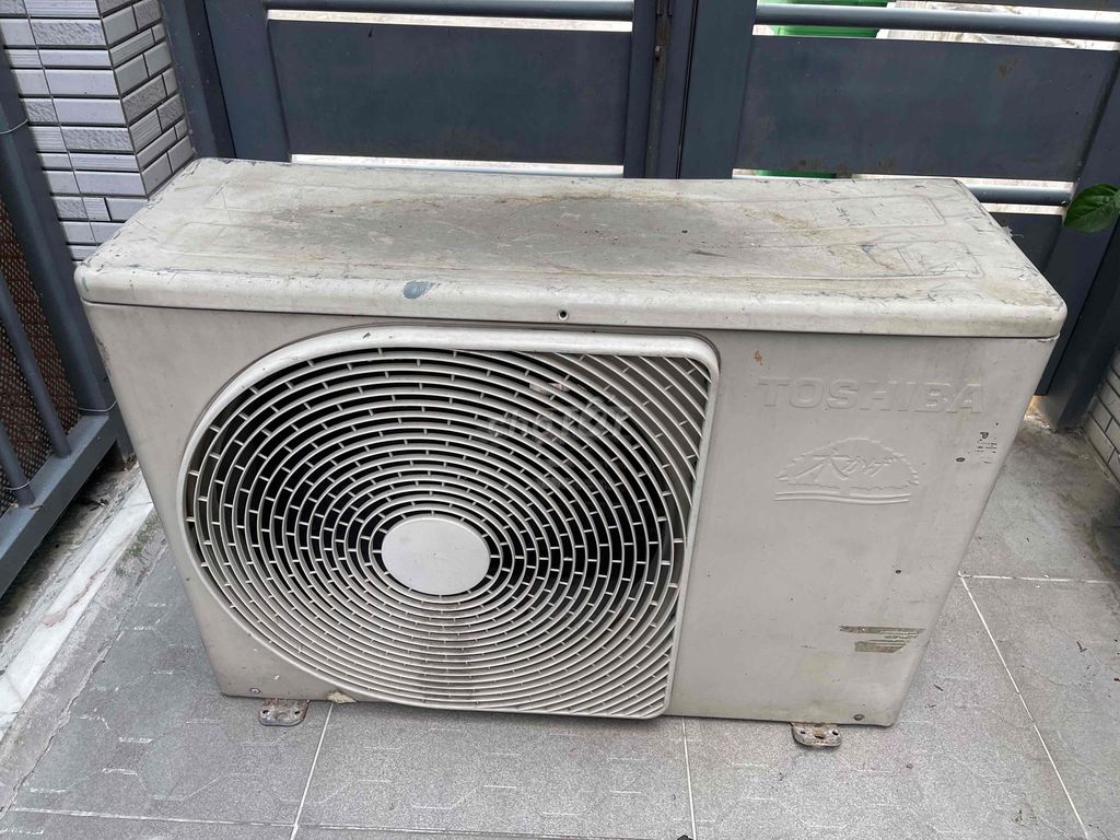 Cục nóng điều hòa Toshiba 2 HP. Mua bán Máy lạnh, điều hoà tại Huyện Hóc Môn Tp Hồ Chí Minh được đăng bởi LE SON  hình 1
