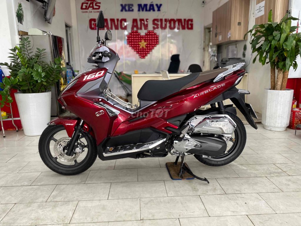Honda Airblade 160 ABS đk 2023 màu đỏ đen. Mua bán Xe máy tại Quận 12 Tp Hồ Chí Minh được đăng bởi Xe Máy Hoàng Giang An Sương  hình 3