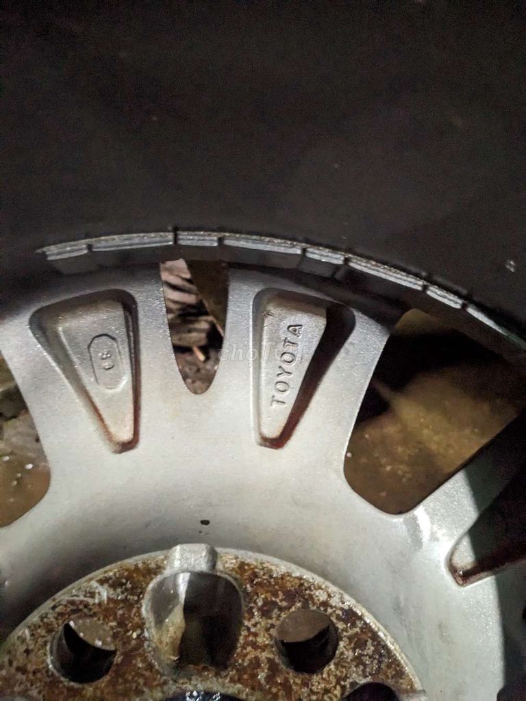 Mâm xe Toyota Innova 2015 Hợp kim Bạc. Mua bán Phụ tùng xe tại Huyện Định Quán Đồng Nai được đăng bởi Nguyen Thanh Tu hình 3