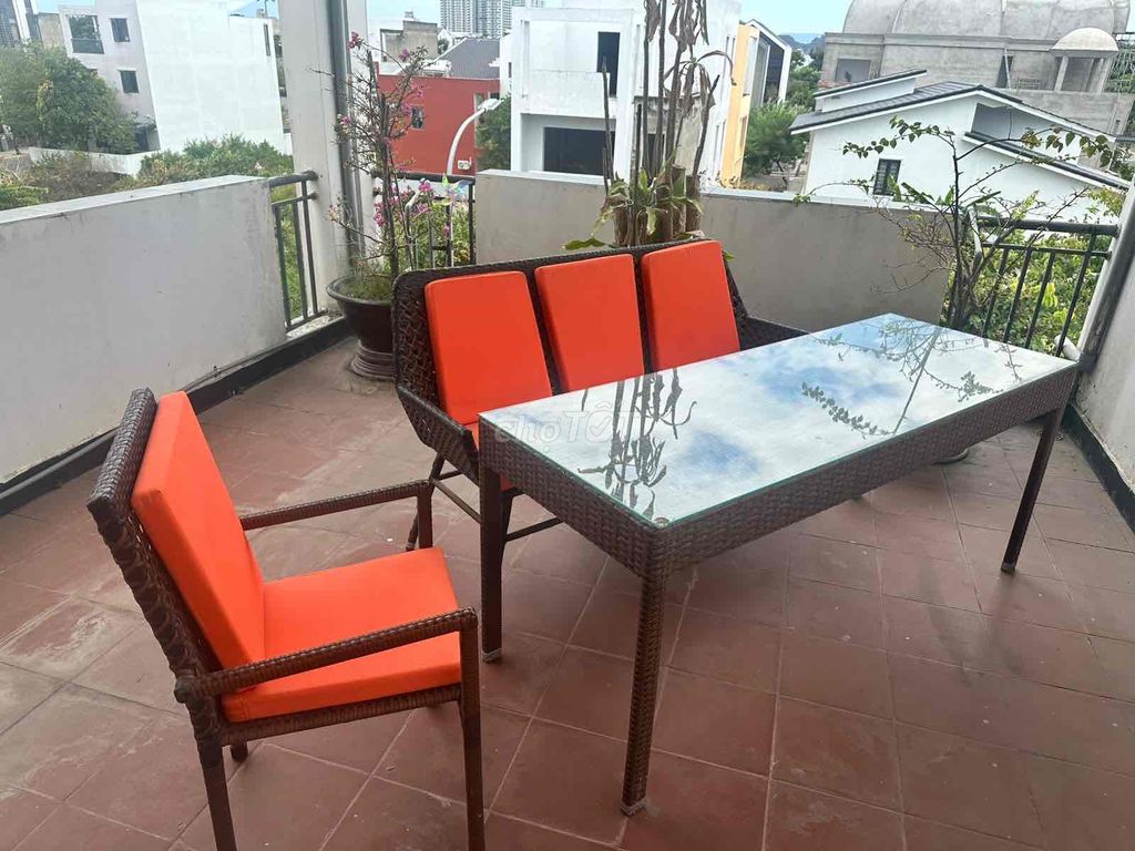 Bàn ghế ngoài trời Sắt đan nhựa giả mây. Mua bán Bàn ghế tại Quận Ngũ Hành Sơn Đà Nẵng được đăng bởi Nhan  hình 1
