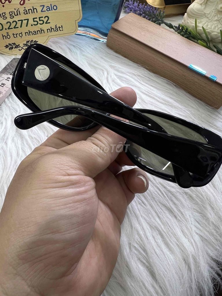 Kính râm Ray-Ban Z0705 Thủy tinh Đen. Mua bán Phụ kiện thời trang khác tại Huyện Thanh Trì Hà Nội được đăng bởi Shop HaNoiGiaRe Com hình 1