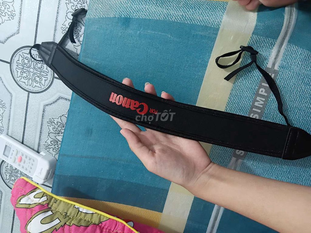 Dây đeo máy ảnh Canon Dày Mới. Mua bán Máy ảnh, Máy quay tại Huyện Cờ Đỏ Cần Thơ được đăng bởi Ngọc Giàu hình 1