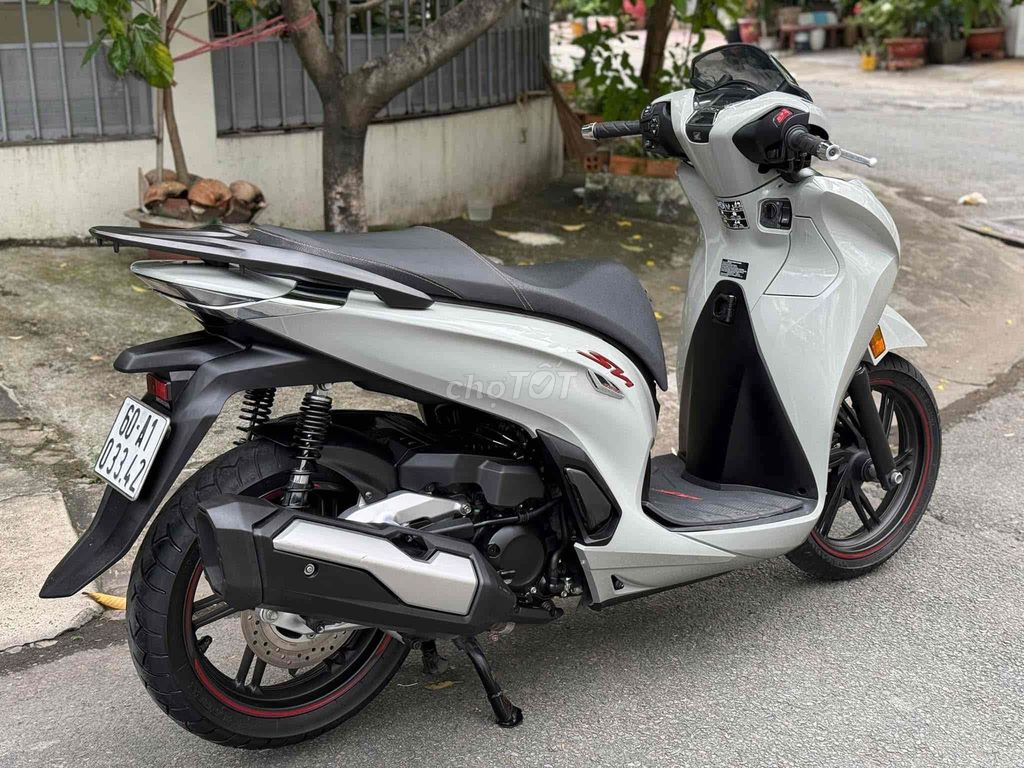 Honda sh350i 2021 1 chủ odo 18k, zin keng 9 chủ. Mua bán Xe máy tại Quận 6 Tp Hồ Chí Minh được đăng bởi TanNguyenStore  hình 3
