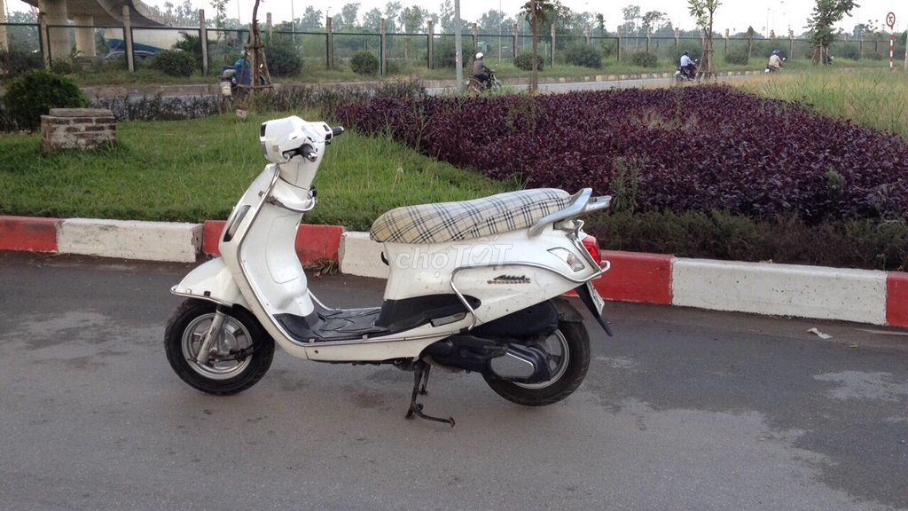 Xe Elizabeth màu trắng. Mua bán Xe máy tại Quận Nam Từ Liêm Hà Nội được đăng bởi Mạnh thắng hình 1