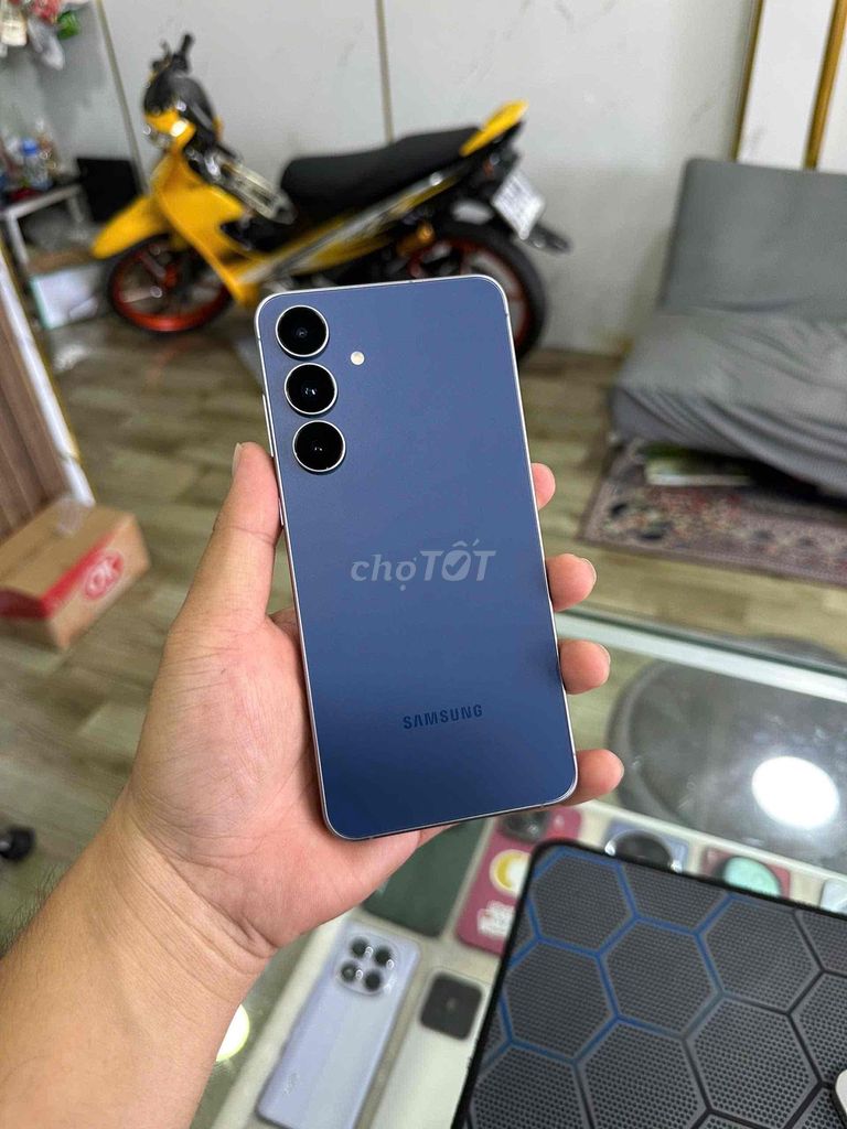 Samsung S25 FE 5G 128GB Xám. Mua bán Điện thoại tại Thành phố Tây Ninh Tây Ninh được đăng bởi Công Minh Mobile hình 1
