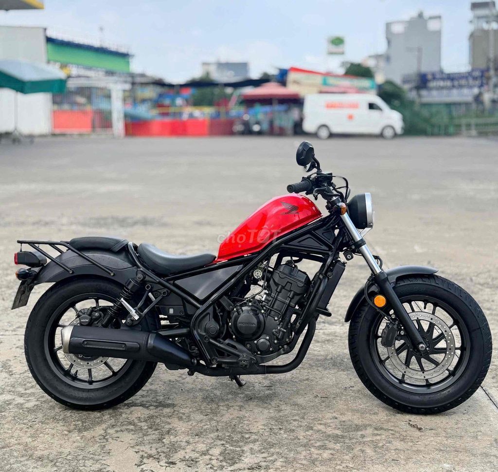 Honda Rebel 300 ABS красный 35K км номера Сайгона 9 хозяин