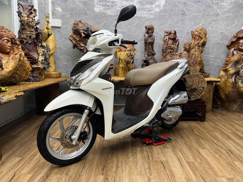 Vision chính chủ đẹp, máy zin êm bao vọt biển SG. Mua bán Xe máy tại Quận 8 Tp Hồ Chí Minh được đăng bởi Quân  hình 4