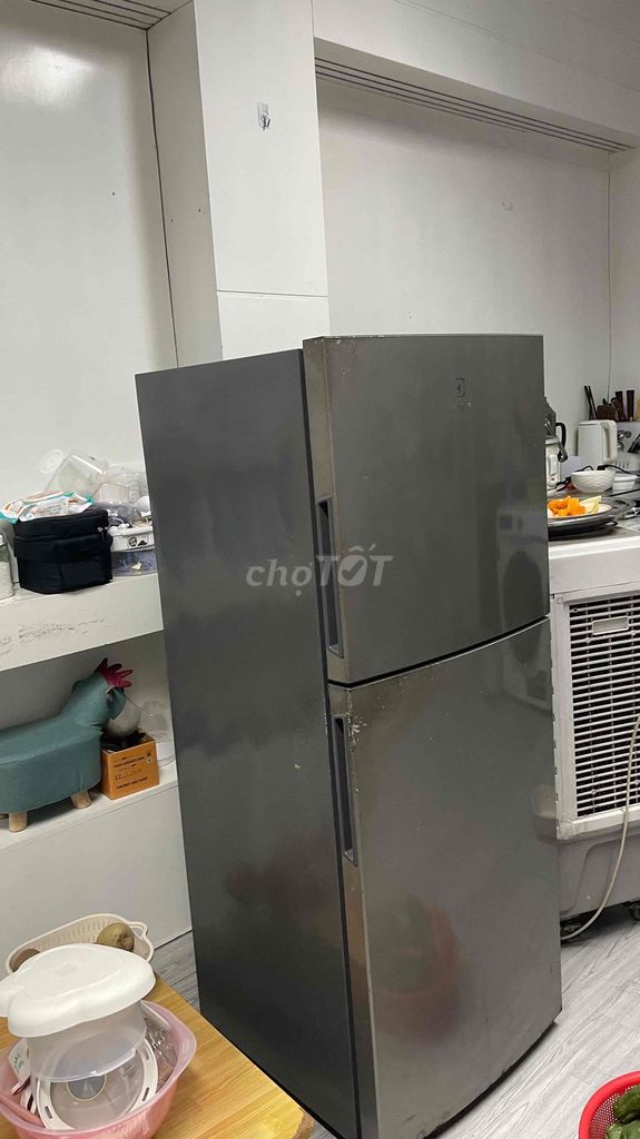 THANH LÝ NHANH TỦ LẠNH BỊ LỖI LÀM LẠNH. Mua bán Tủ lạnh tại Quận 4 Tp Hồ Chí Minh được đăng bởi Dương Nguyễn hình 1