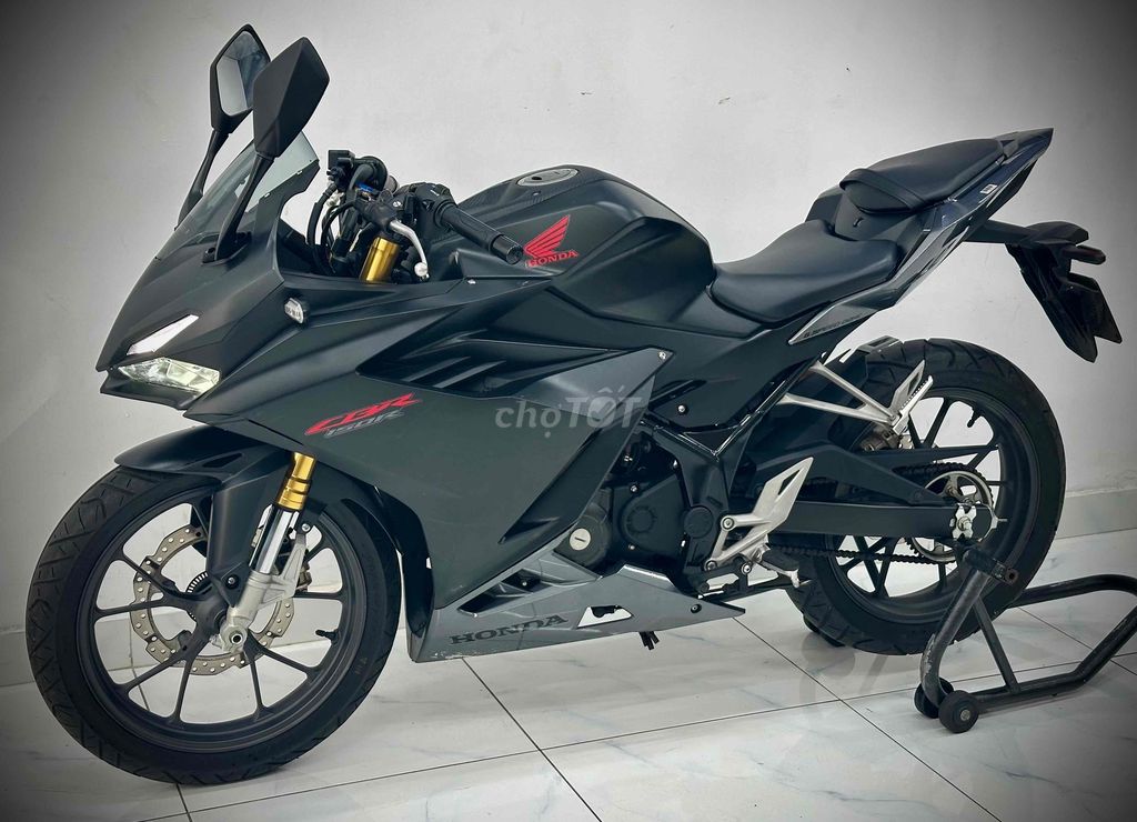 HONDA CBR150R ODO 7000KM