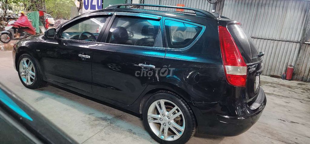 Hyundai i30 Đen 5 chỗ Số tự động. Mua bán Ô tô tại Quận Nam Từ Liêm Hà Nội được đăng bởi TIẾN DŨNG hình 4