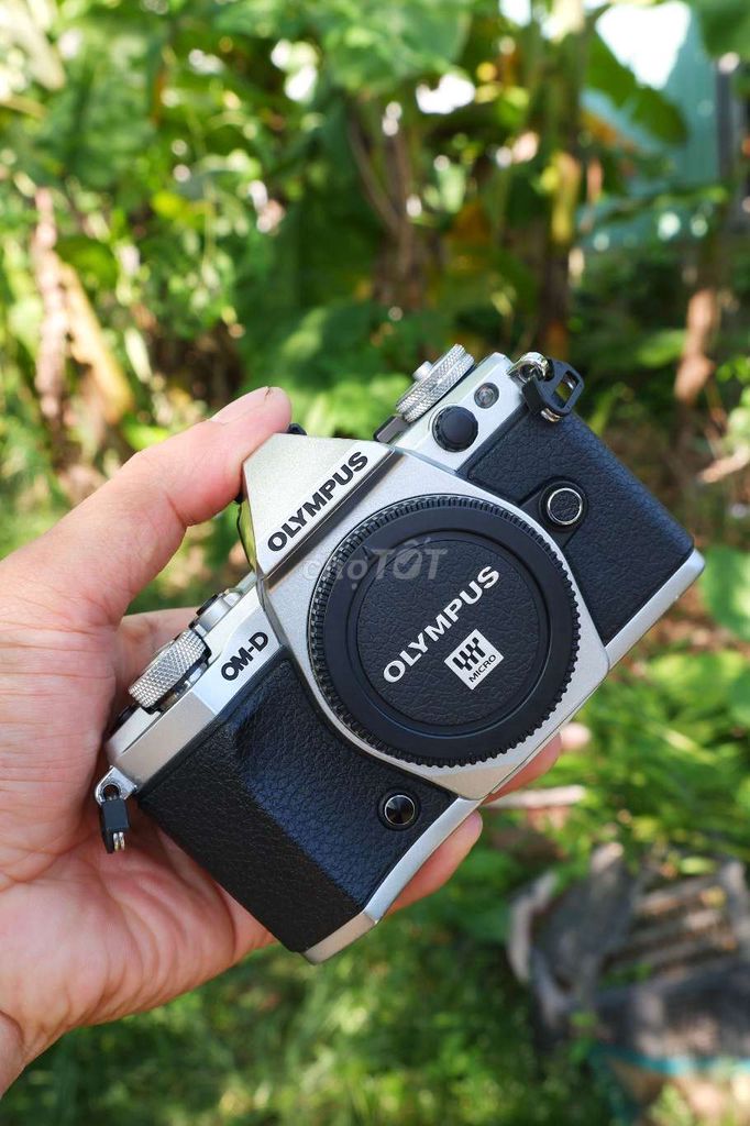 Olympus Em5ii. Likenew