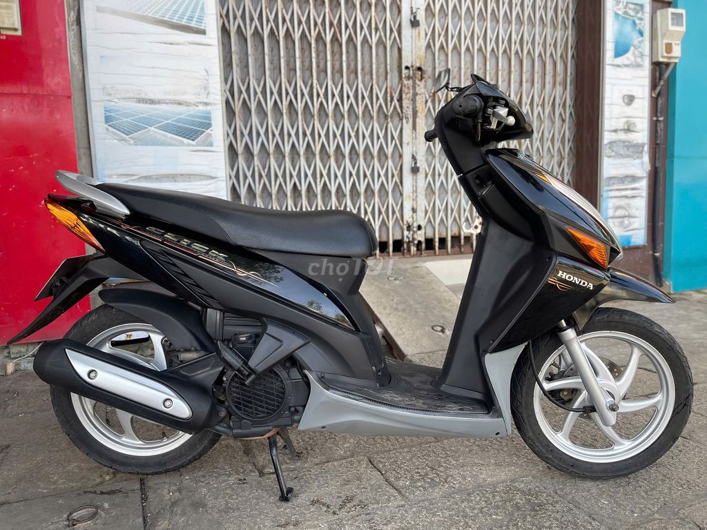 Honda Click 2007 2008 trắng + đen 95%. Mua bán Xe máy tại Thành phố Bà Rịa Bà Rịa - Vũng Tàu được đăng bởi Cửa Hàng Xe Máy Anh Luân hình 2