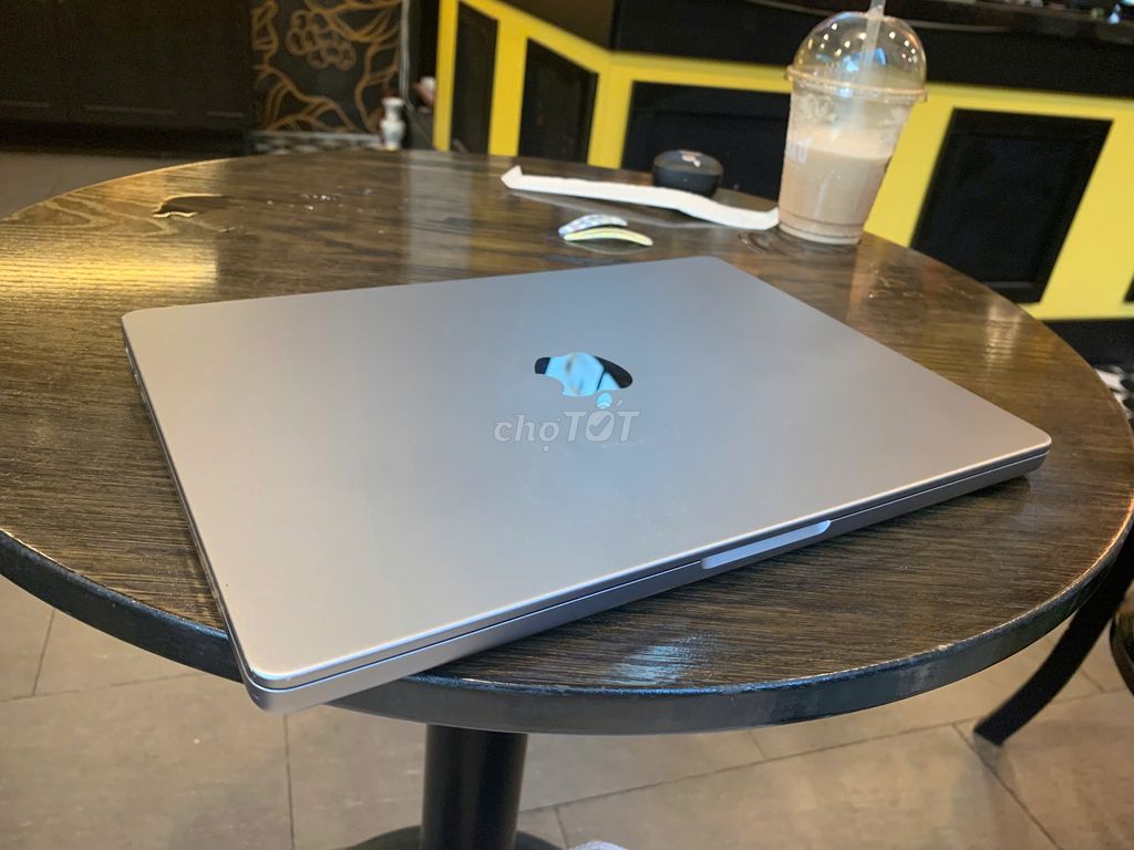 Macbook Pro M1 14'' 16GB/512GB Bạc. Mua bán Laptop tại Quận 8 Tp Hồ Chí Minh được đăng bởi Phương Thảo hình 1