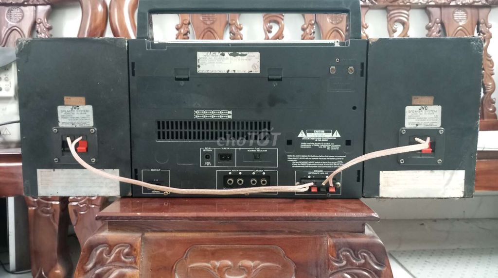 Radio cassette hiệu JVC model PC - W330JW