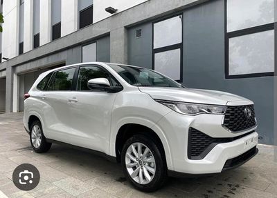Toyota Innova Cross 2024  - 8000 km. Mua bán Ô tô tại Quận Sơn Trà Đà Nẵng được đăng bởi sang le