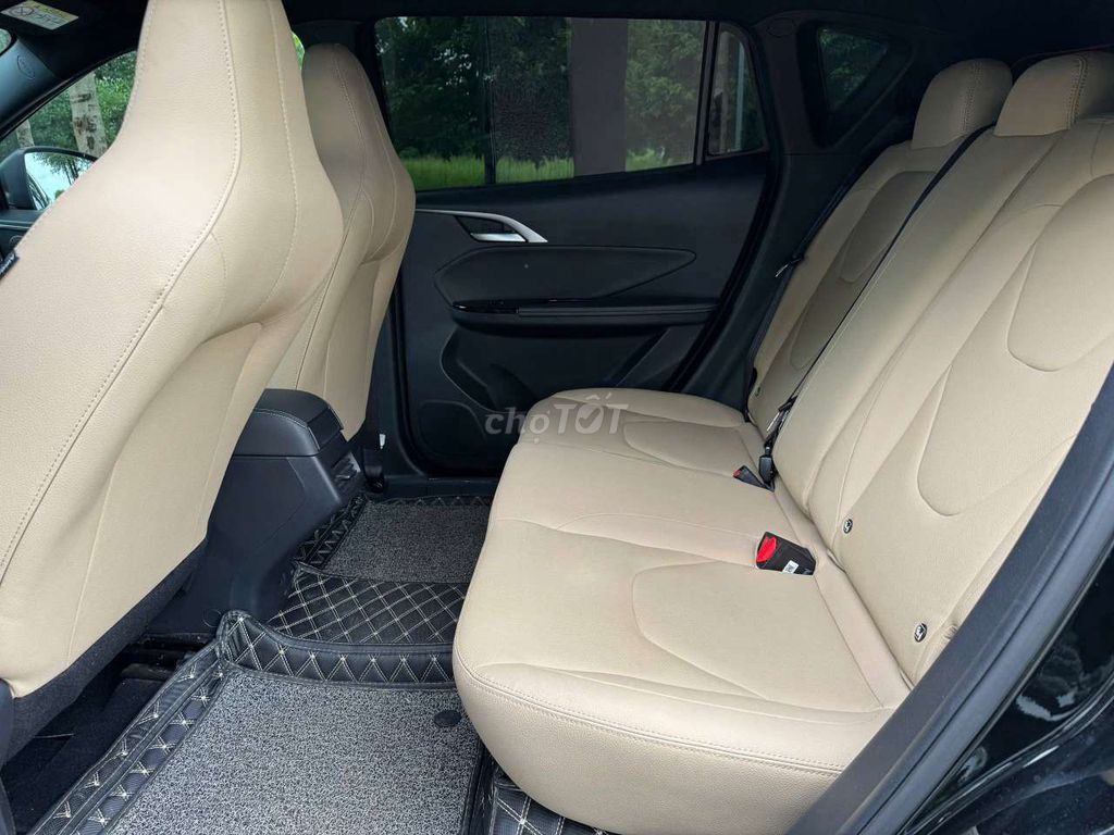 VinFast VF e34 2022, белый, 6,8 карат