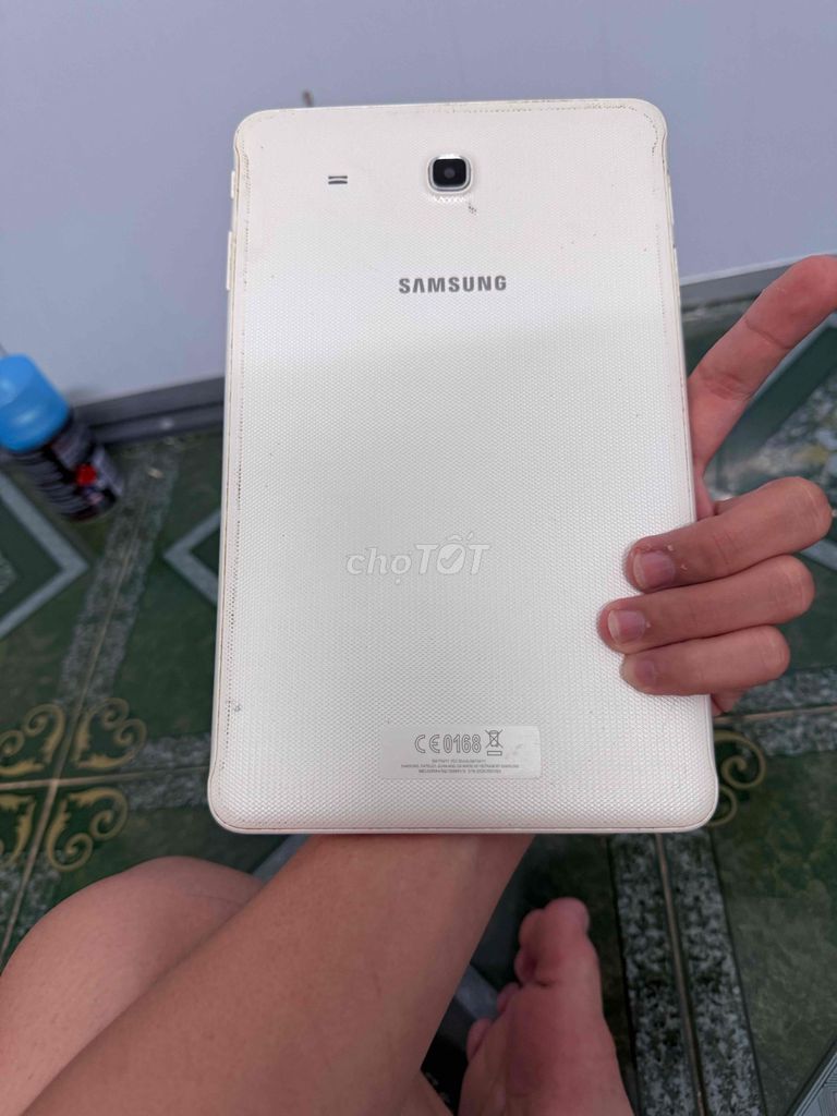 Samsung Tab E Trắng. Mua bán Máy tính bảng tại Huyện Bình Chánh Tp Hồ Chí Minh được đăng bởi Tường Đinh hình 1