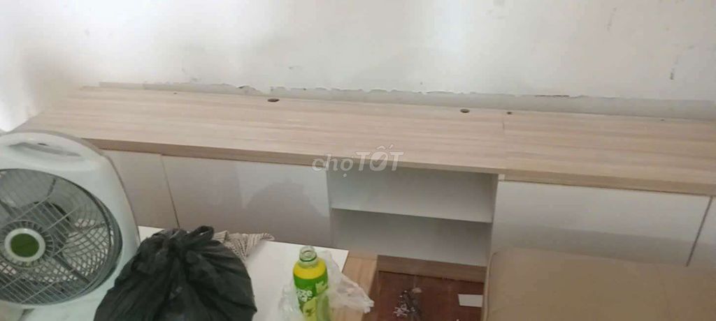 Kệ Tivi Gỗ Vân gỗ, Trắng Mới 90%. Mua bán Tủ, kệ gia đình tại Quận Nam Từ Liêm Hà Nội được đăng bởi Nguyễn Thuý hình 1