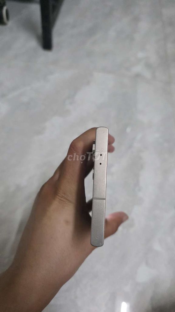 Samsung S24 Ultra vn xám đã ép kính. Mua bán Điện thoại tại Quận Liên Chiểu Đà Nẵng được đăng bởi tran tien hình 1