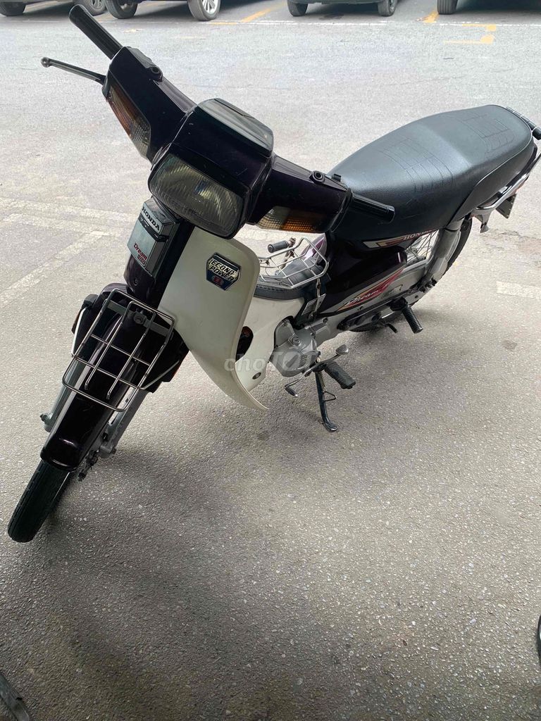 Honda Dream фиолетовый, белый Вьетнам