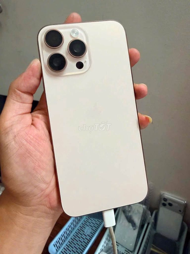 Apple iPhone 16 Pro Max 256GB Vàng hồng Màn zin. Mua bán Điện thoại tại Quận 1 Tp Hồ Chí Minh được đăng bởi Hội Đồ Điện Tử hình 1