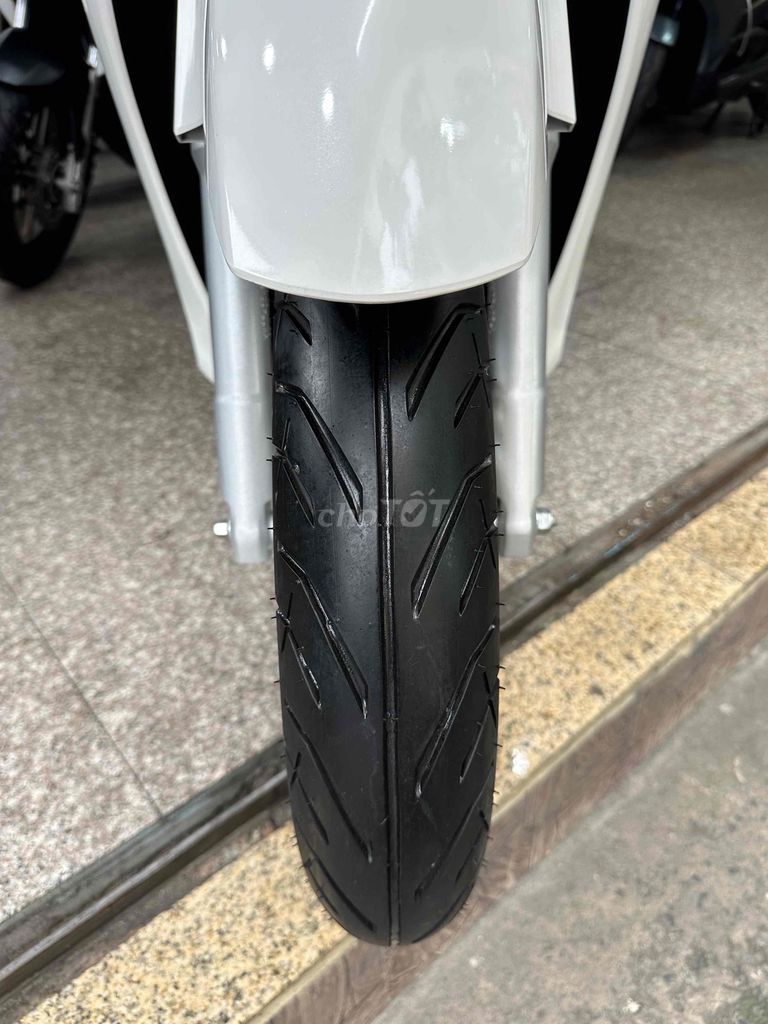 SH 160i ABS + HSTC 2024 Trắng 1637 Km Bao Sang Tên. Mua bán Xe máy tại Quận Phú Nhuận Tp Hồ Chí Minh được đăng bởi Ngô Hà hình 4