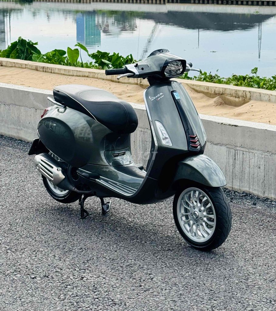 Piaggio Vespa Sprint Xám titan máy igen. Mua bán Xe máy tại Quận Gò Vấp Tp Hồ Chí Minh được đăng bởi CHXM 86 chuyên bán xe trả góp hình 6
