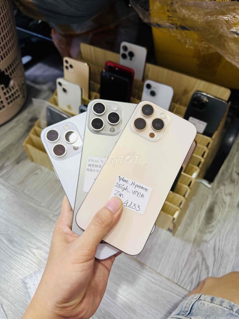 iPhone 16 Pro Max 256GB Nhiều màu 99,99%. Mua bán Điện thoại tại Quận Hải Châu Đà Nẵng được đăng bởi Hoàng Táo 273 Nguyễn Hoàng hình 1