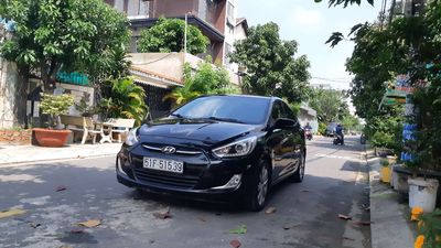 Hyundai Accent 2015 1.4 sadan - 100000 km