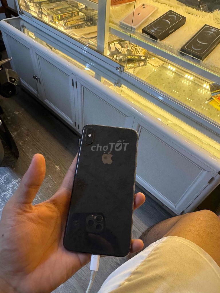 Apple iPhone XS Max 64GB Đen. Mua bán Điện thoại tại Thị xã Tân Uyên Bình Dương được đăng bởi huy nhỏ hình 1
