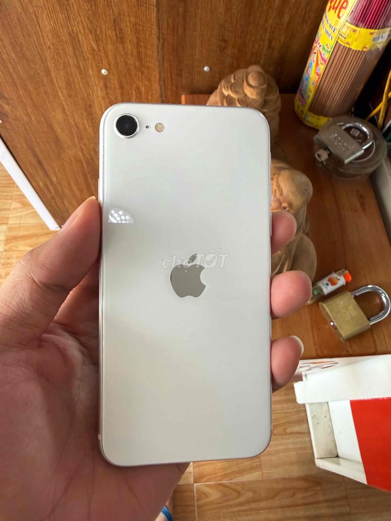 Apple iPhone SE 64GB Trắng Đã qua sử dụng. Mua bán Điện thoại tại Thành phố Buôn Ma Thuột Đắk Lắk được đăng bởi T.P.N hình 1