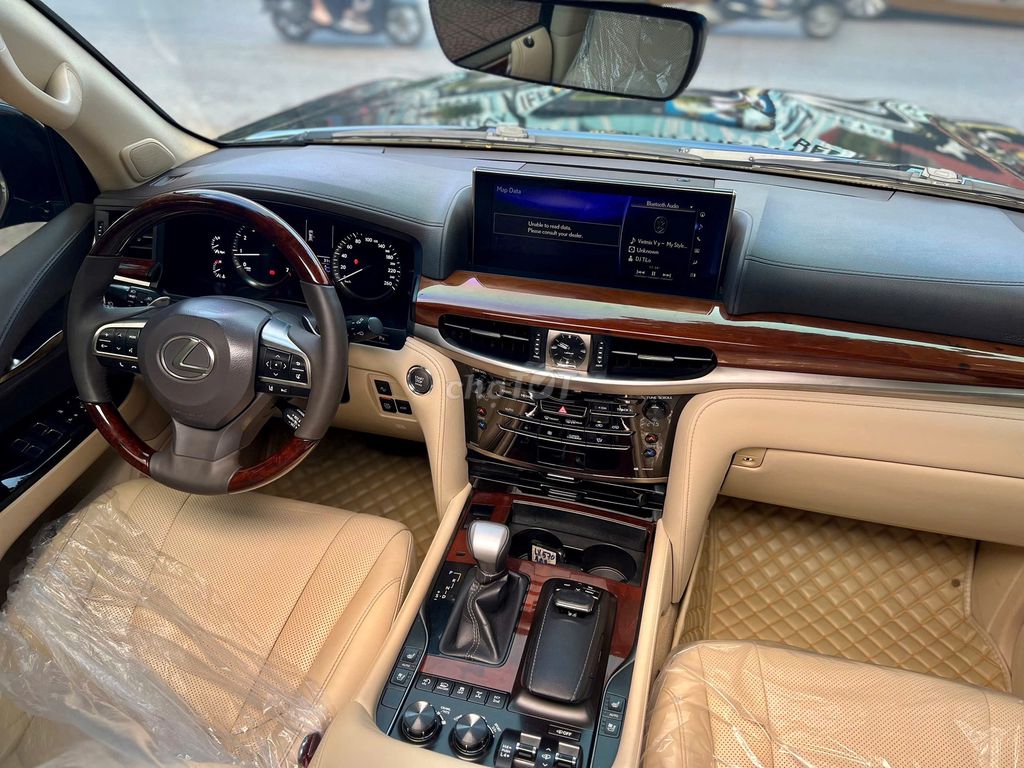 Lexus LX570 Trung Đông 2017 nội thất kem, bền sang. Mua bán Ô tô tại Quận Long Biên Hà Nội được đăng bởi Long Biên Cars hình 12