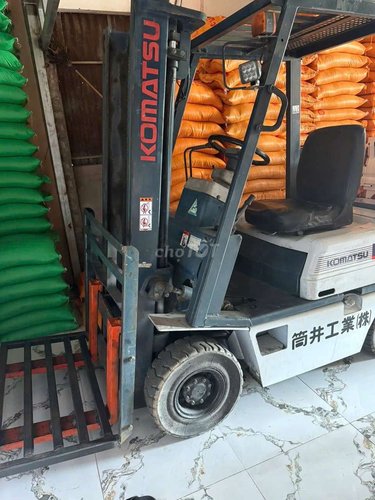 xe nâng komatsu 1 tấn máy xăng. Mua bán Phương tiện khác tại Huyện Tam Nông Đồng Tháp được đăng bởi Lê Mi hình 2