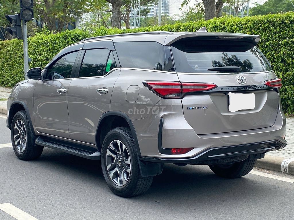 Toyota Fortuner Legender 2022 2.4 4x2 66.000 km. Mua bán Ô tô tại Quận 4 Tp Hồ Chí Minh được đăng bởi HADO hình 3